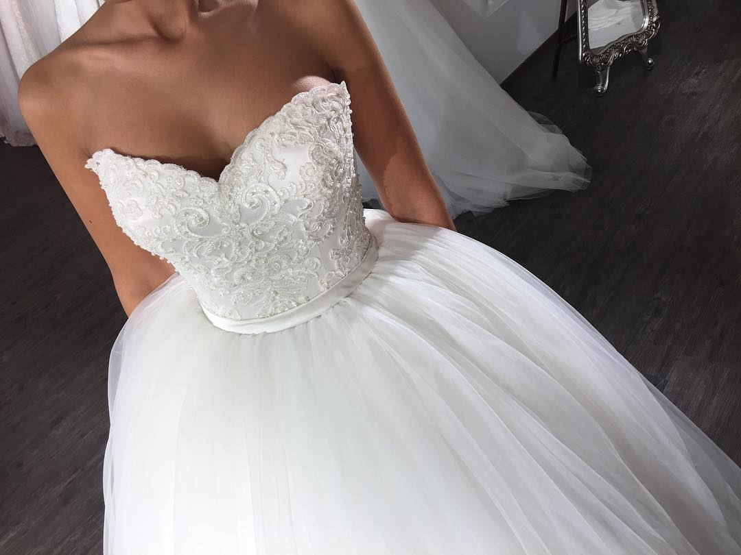 Ball Gown Wedding Dress Lace Corset Sweetheart Bridal Dresses