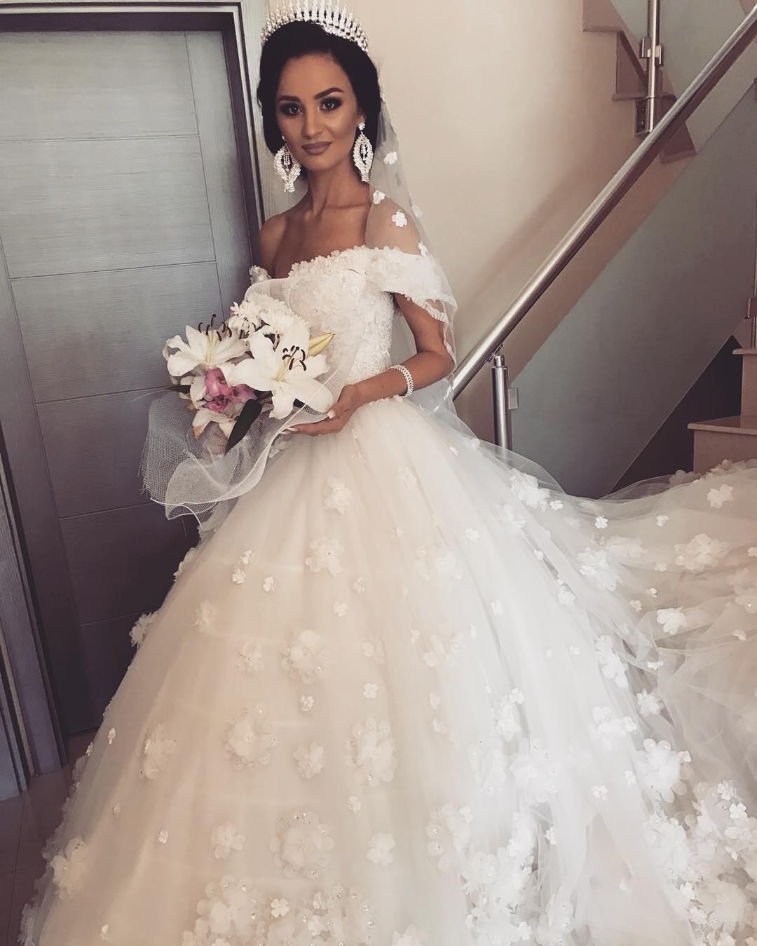 Off the Shoulder Flower Wedding Dress