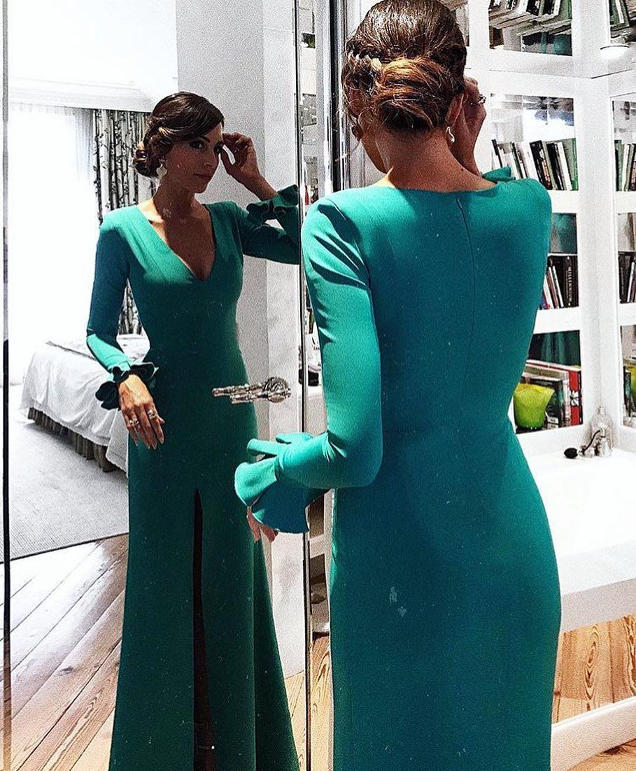 emerald green dress with slit