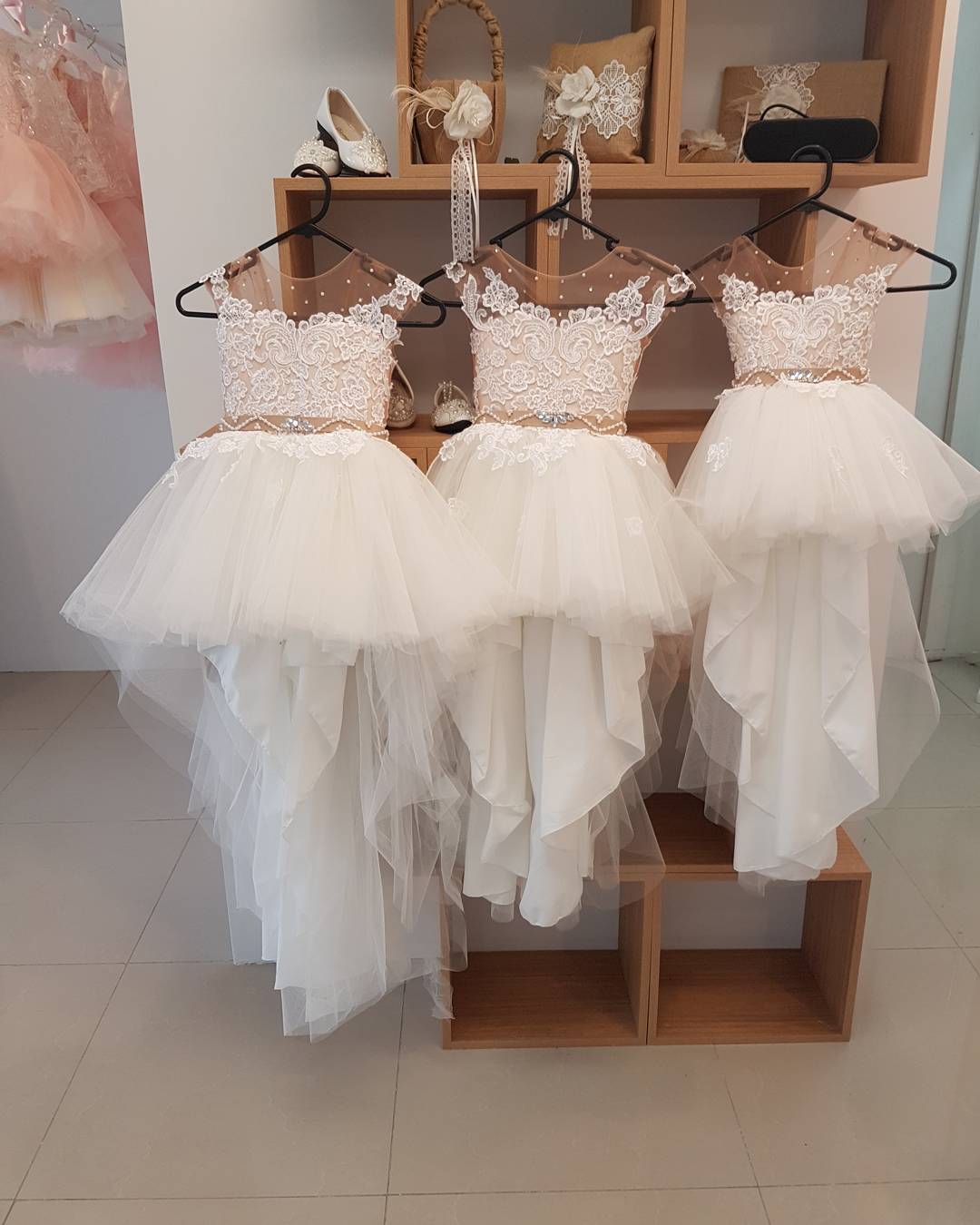 Lace Sleeveless Crew Neck High To Low Flower Girl Dress main image 0